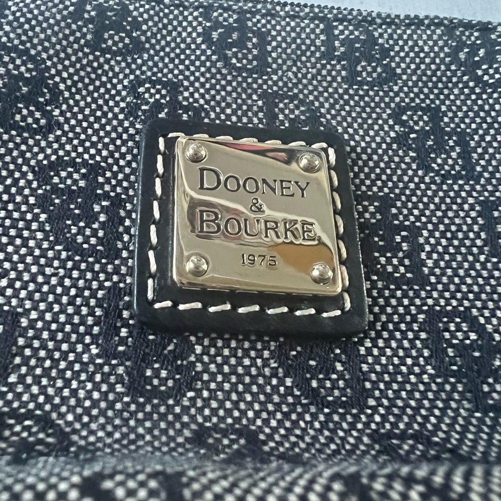 Dooney & Bourke Black and Cream Monogram Cosmetic Pouch EUC - Picture 9 of 9